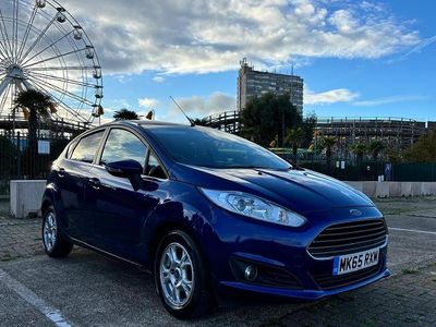 Begagnad Ford Fiesta Titanium 75 HK (55 kW) 2015 Blå Halvkombi