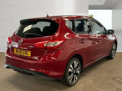 Used Nissan Pulsar N-Connecta 116 HP (85 kW) 2016 Red Hatchback