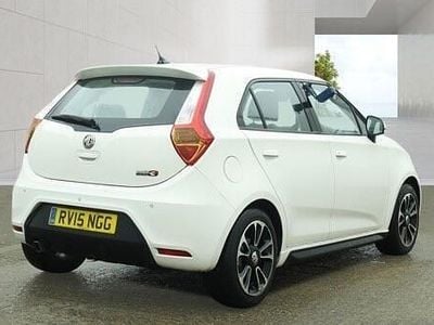 Usado MG MG3 106 HP (77 kW) 2015 Branco Citadino