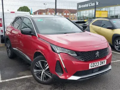 Second-hand Peugeot 3008 Allure+ 131 CP (96 kW) 2023 Roșu SUV