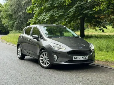 Used Ford Fiesta Titanium 100 HP (73 kW) 2018 Grey Hatchback