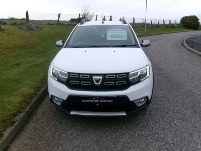 Używany Dacia Sandero Essentiel 90 KM (66 kW) 2020 Biały Hatchback