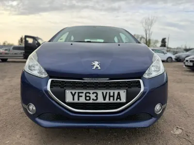 Usado Peugeot 208 Active 82 HP (60 kW) 2013 Azul Citadino