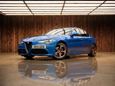 Begagnad Alfa Romeo Giulia Veloce 280 HK (205 kW) 2019 Blå Sedan