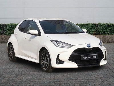 Used Toyota Yaris Hybrid Design 2022 White Hatchback