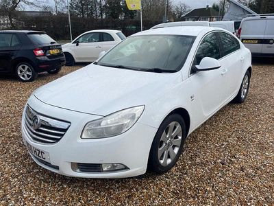 Used Vauxhall Insignia SRi 160 HP (117 kW) 2011 White Hatchback