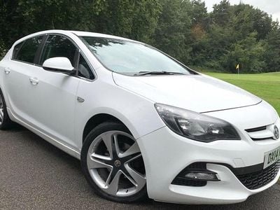 White Used 2014 Vauxhall Astra Edition Hatchback | £1,995 (Good price)