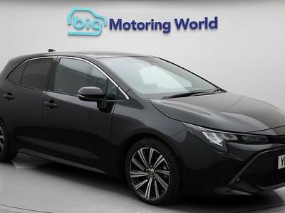 Begagnad Toyota Corolla Design 122 HK (89 kW) 2022 Svart Halvkombi
