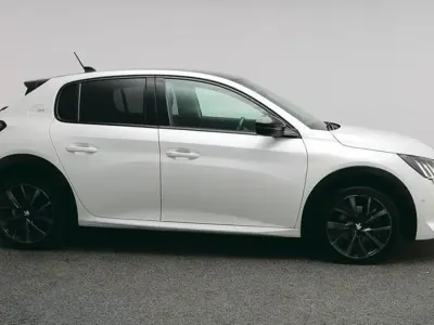 Used Peugeot 208 Premium 99 HP (72 kW) 2021 White Hatchback
