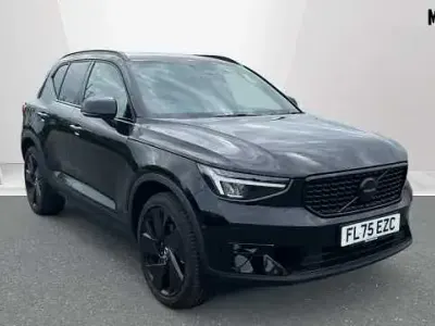Usado Volvo XC40 Plus 161 HP (118 kW) 2025 Preto SUV