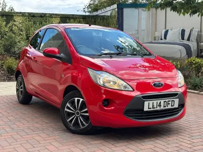 Usado Ford Ka 69 HP (50 kW) 2014 Vermelho Citadino