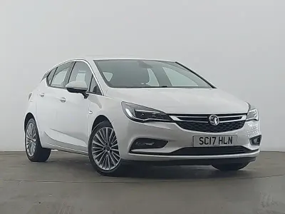 Used Vauxhall Astra Elite 2017 White Hatchback