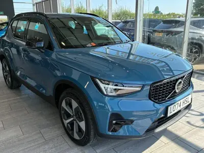 Used Volvo XC40 Plus 197 HP (144 kW) 2024 Blue SUV