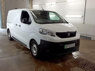 Used Peugeot e-Expert 100 kW (136 HP) 2022 Mauve/pink Van