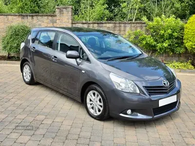 Used Toyota Verso 126 HP (92 kW) 2011 Grey MPV