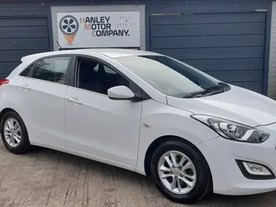 Used Hyundai i30 SE 110 HP (80 kW) 2015 White Hatchback