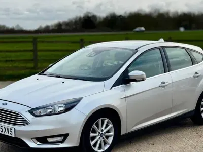 Used Ford Focus Titanium 125 HP (91 kW) 2015 Silver Hatchback