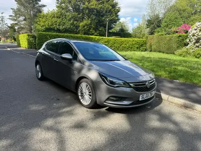 Used Vauxhall Astra Elite 110 HP (80 kW) 2016 Grey Hatchback