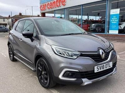 Used Renault Captur Dynamique 90 HP (66 kW) 2018 Oyster grey with diamond black roof SUV