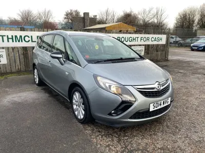 Usado Vauxhall Zafira Tourer 140 HP (102 kW) 2014 Prateado Monovolume