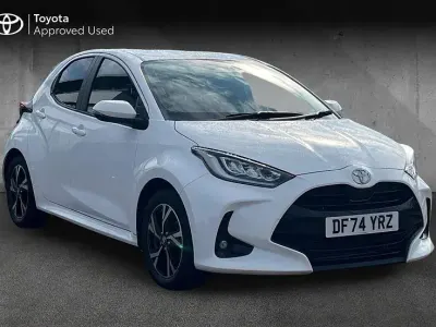 Used Toyota Yaris Design 114 HP (83 kW) 2024 Pure white Hatchback