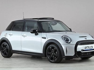 Usado Mini Cooper S Classic 178 HP (130 kW) 2021 Prateado Citadino