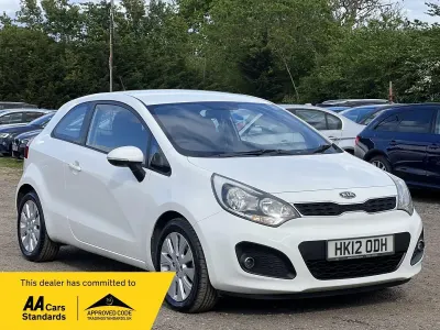 Usado Kia Rio 84 CV (61 kW) 2012 Blanco Utilitario