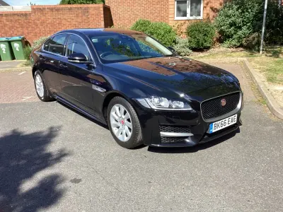Używany Jaguar XF R-Sport 163 KM (119 kW) 2016 Czarny Sedan/Limuzyna