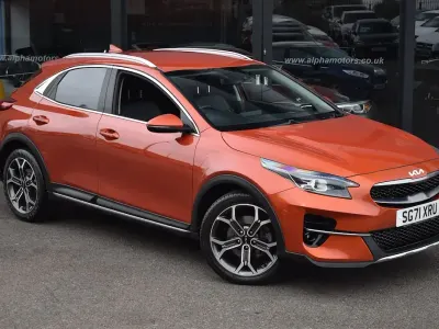 Usado Kia XCeed 118 HP (86 kW) 2021 Laranja SUV