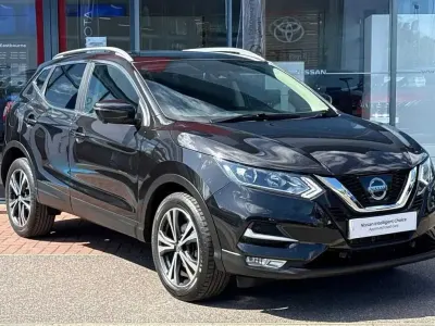Used Nissan Qashqai N-Connecta 115 HP (84 kW) 2017 Black SUV