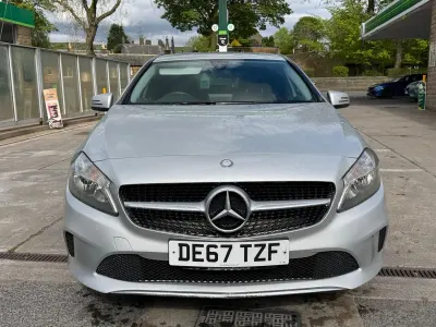 Begagnad Mercedes A180 2017 Silver Halvkombi