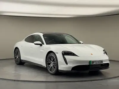 Usado Porsche Taycan Performance Package 419 kW (571 HP) 2023 Branco Sedan