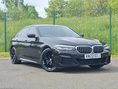 Usado BMW 520 M Sport 190 CV (139 kW) 2022 Negro Berlina