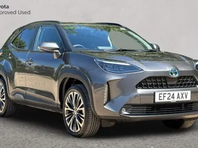 Used Toyota Yaris Cross 116 HP (85 kW) 2024 Decuma grey SUV