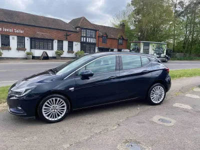 Used Vauxhall Astra Elite 200 HP (147 kW) 2018 Blue Hatchback