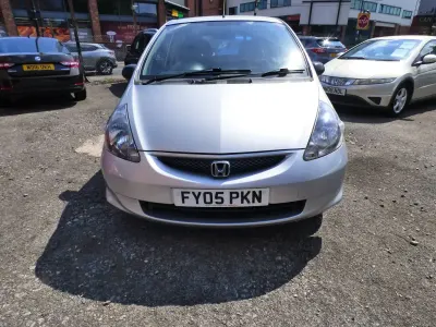 Used Honda Jazz S 78 HP (57 kW) 2005 Silver Hatchback