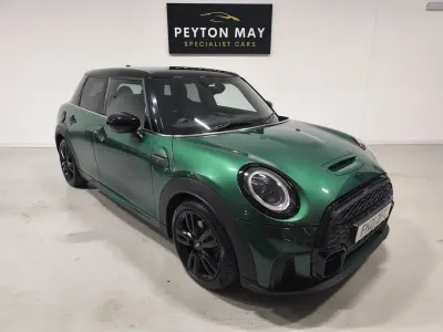 Usado Mini Cooper S Hatch 178 HP (130 kW) 2021 Verde Citadino