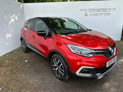 Used Renault Captur Version S 2019 Red/black SUV