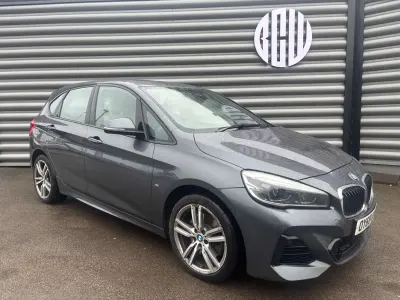Begagnad BMW 225 M Sport 2019 Grå Minibuss