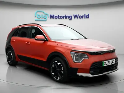 Used Kia e-Niro 147 kW (201 HP) 2023 Orange SUV