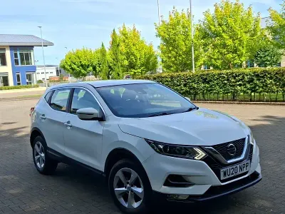 Used Nissan Qashqai Acenta Premium 160 HP (117 kW) 2020 White SUV