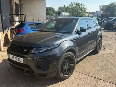 Used Land Rover Range Rover evoque HSE Dynamic 240 HP (176 kW) 2018 Estate