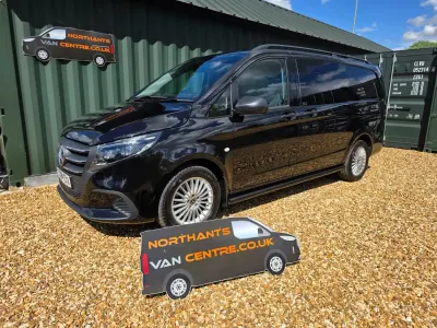 Usado Mercedes Vito 190 HP (139 kW) 2024 Preto Van