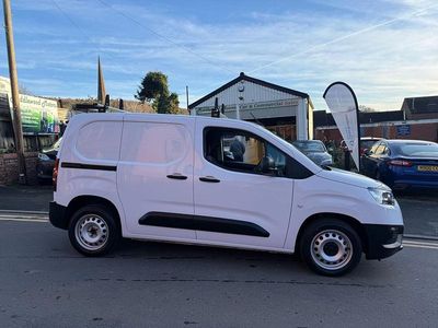 White Used 2024 Toyota Proace Active MPV | £12,990 (Fair price)