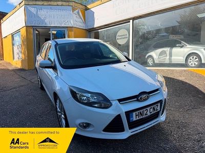 Used Ford Focus Zetec 125 HP (91 kW) 2012 White Hatchback