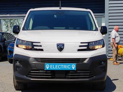 Begagnad Peugeot E-Partner 98 kW (134 HK) 2024 Vit Minibuss