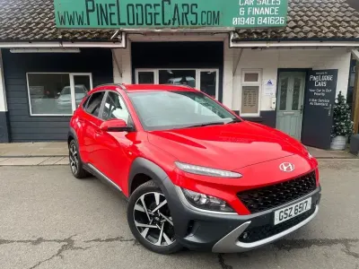 Second-hand Hyundai Kona Premium 120 CP (88 kW) 2022 Roșu SUV