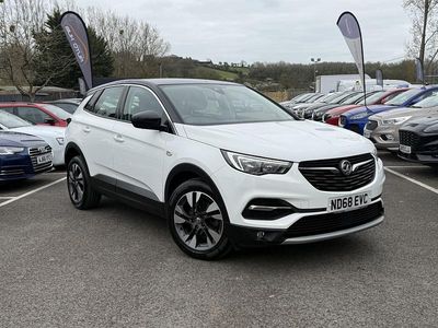 Used Vauxhall Grandland X Sport 130 HP (95 kW) 2019 White SUV