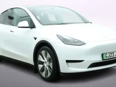 Begagnad Tesla Model Y RWD 254 kW (346 HK) 2023 Vit SUV