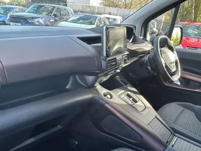 Gebraucht Peugeot e-Rifter GT 98 kW (134 PS) 2023 Schwarz Van / Kleinbus